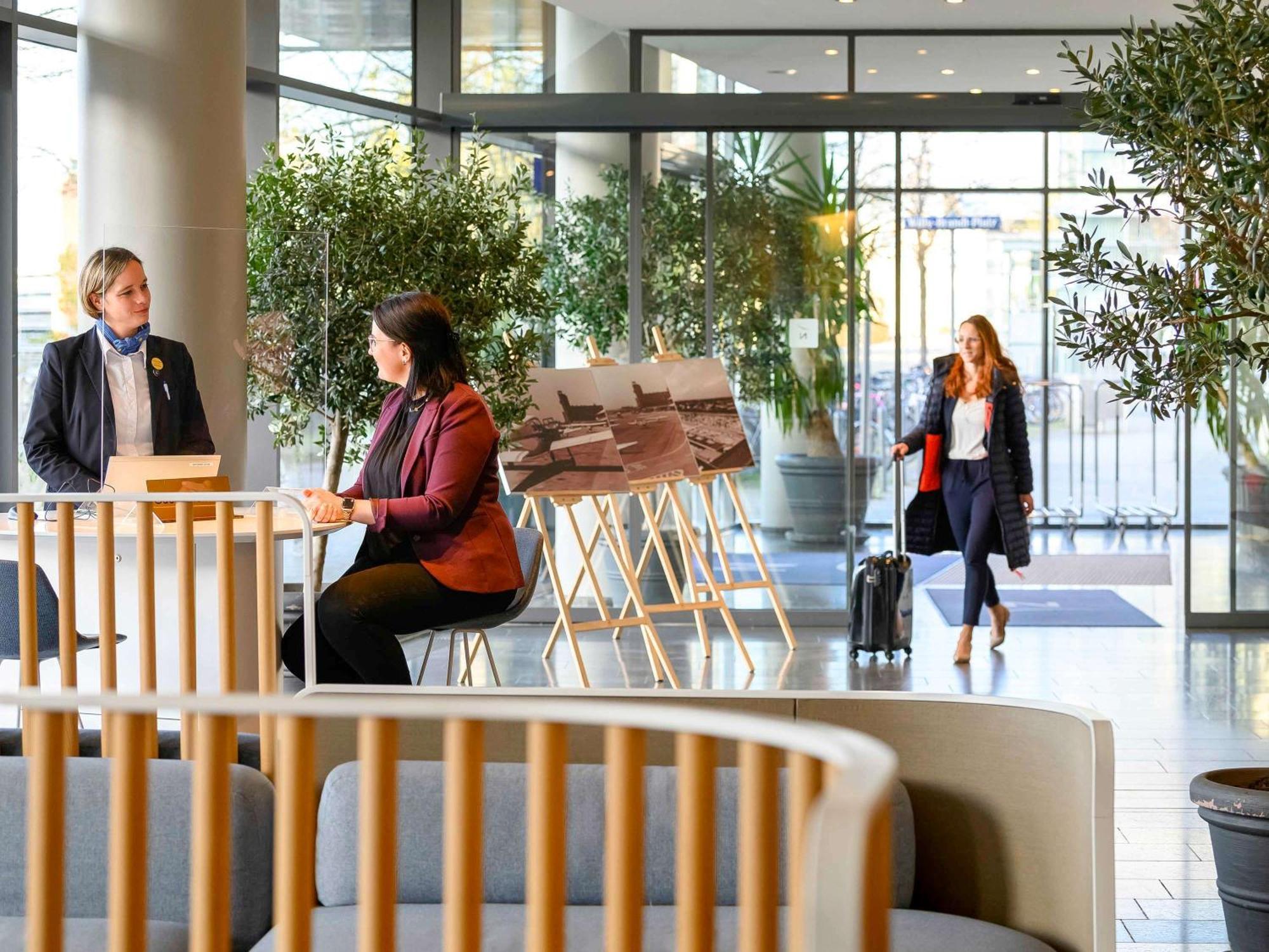 Novotel Muenchen Messe Экстерьер фото